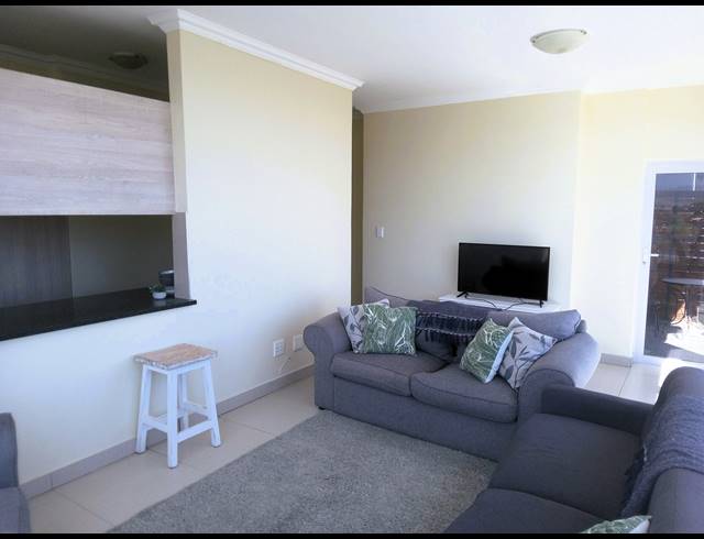 2 BEDROOM APARTMENT TO LET IN STRAND NORTH